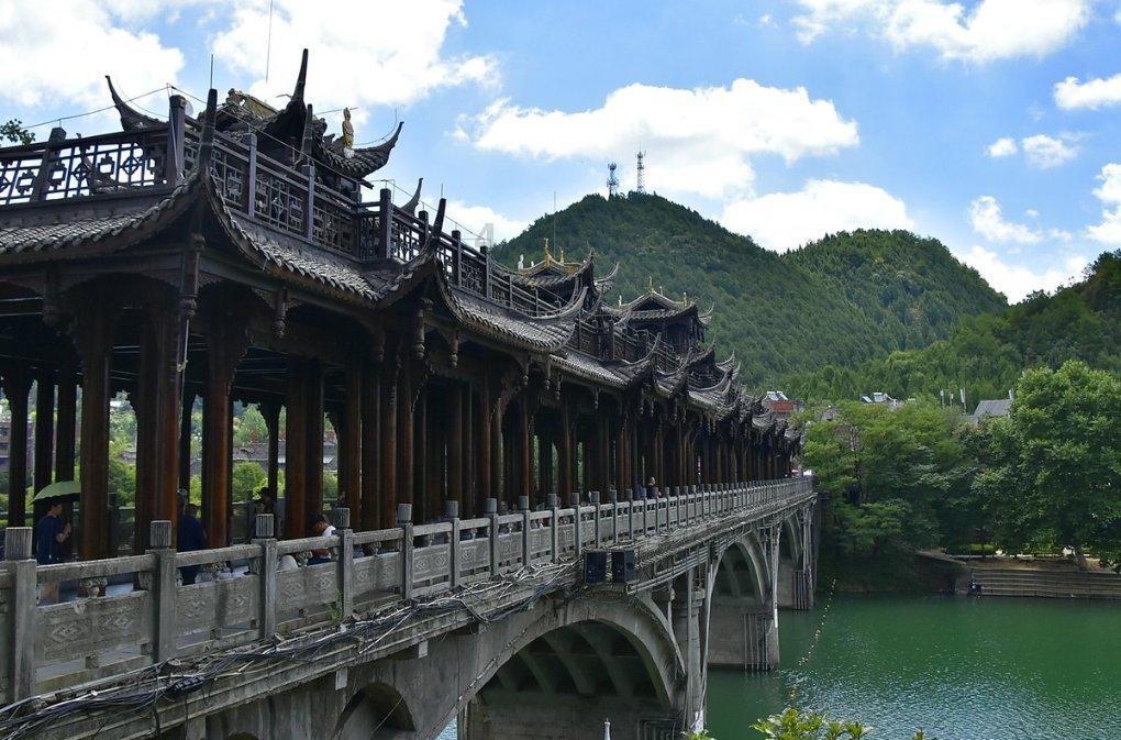 装修时要定制学习桌吗？游戏画面